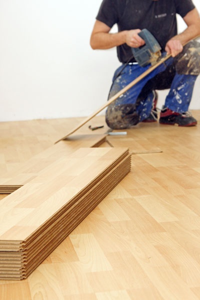 Schichtaufbau eines modernen Parkettbodens